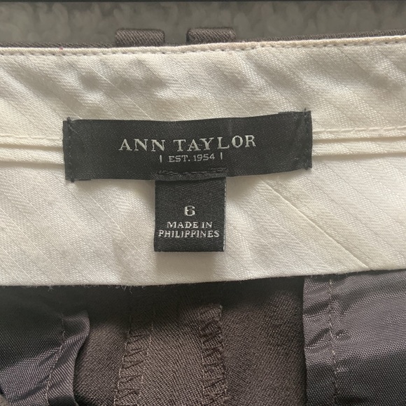 Ann Taylor trousers. Brown. Size 6 - Picture 3 of 7